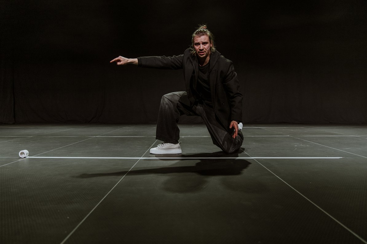 Monoizrāde "Sākums" Valmieras teātrī