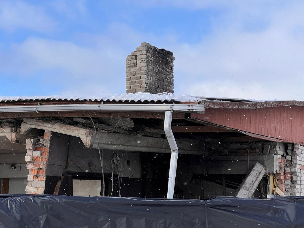 Policijai aizdomas, ka mazais veikals Pastendē daļēji sagruvis apkures katla eksplozijas dēļ / Raksts
