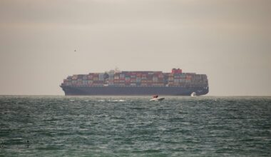 Igaunijas varas iestādes aizturējušas konteinerkuģi; krava bijusi ceļā uz Krieviju -