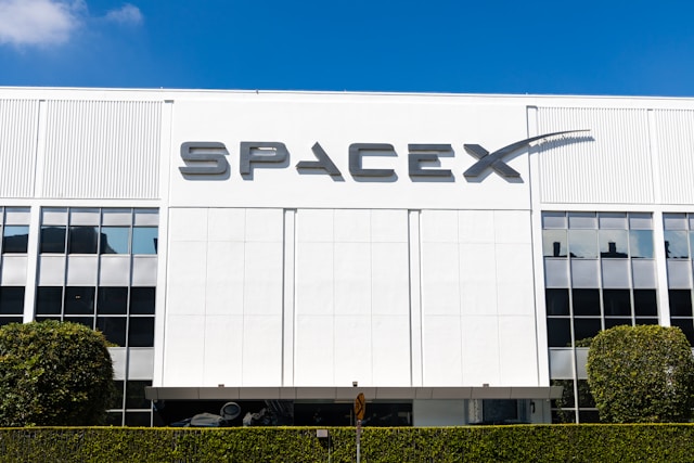 Apvienojušies divi Īlona Maska uzņēmumi – “SpaceX” nopircis “xAI”
