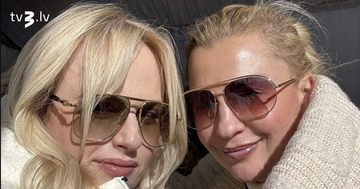 Rebela Vilsone kopā ar sievu Ramonu Agrumu un meitiņu Roisu bauda ģimenisku atpūtu pludmalē