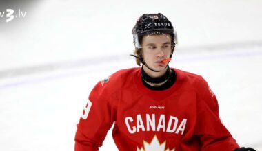 NHL drafta favorītam Makennam izvirzītas apsūdzības par smagu miesas bojājumu nodarīšanu