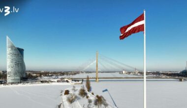 Vai drīkst iet pāri Daugavai? Rīgas dome skaidro, vai tas ir droši