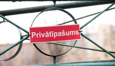 Sods par automašīnas novietošanu savā privātīpašumā? Einārs neizpratnē par policijas rīcību
