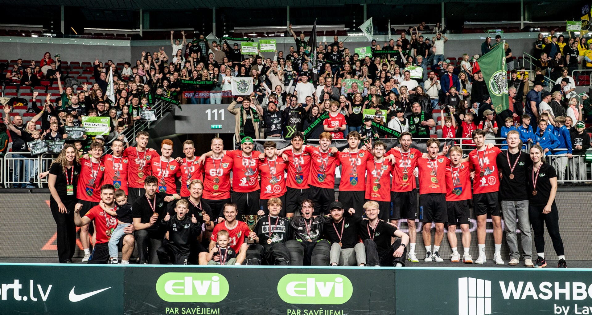 Latvijas Florbola savienība » LV » 2025/2026 » Jaunumi » "Talsu NSS/Krauzers" pārliecinoši iegūst ELVI florbola līgas bronzu