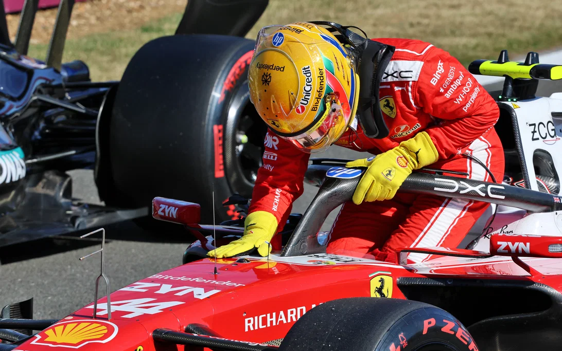 Palmers: "Hamiltons un 'Ferrari' cīņā par titulu ir pievīluši paši sevi" : F1LV Blogs