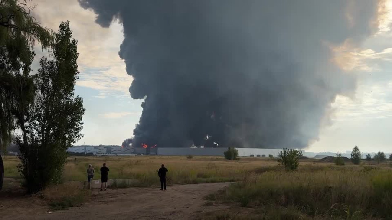 Warehouses, homes hit in Russian overnight attack on Kyiv region