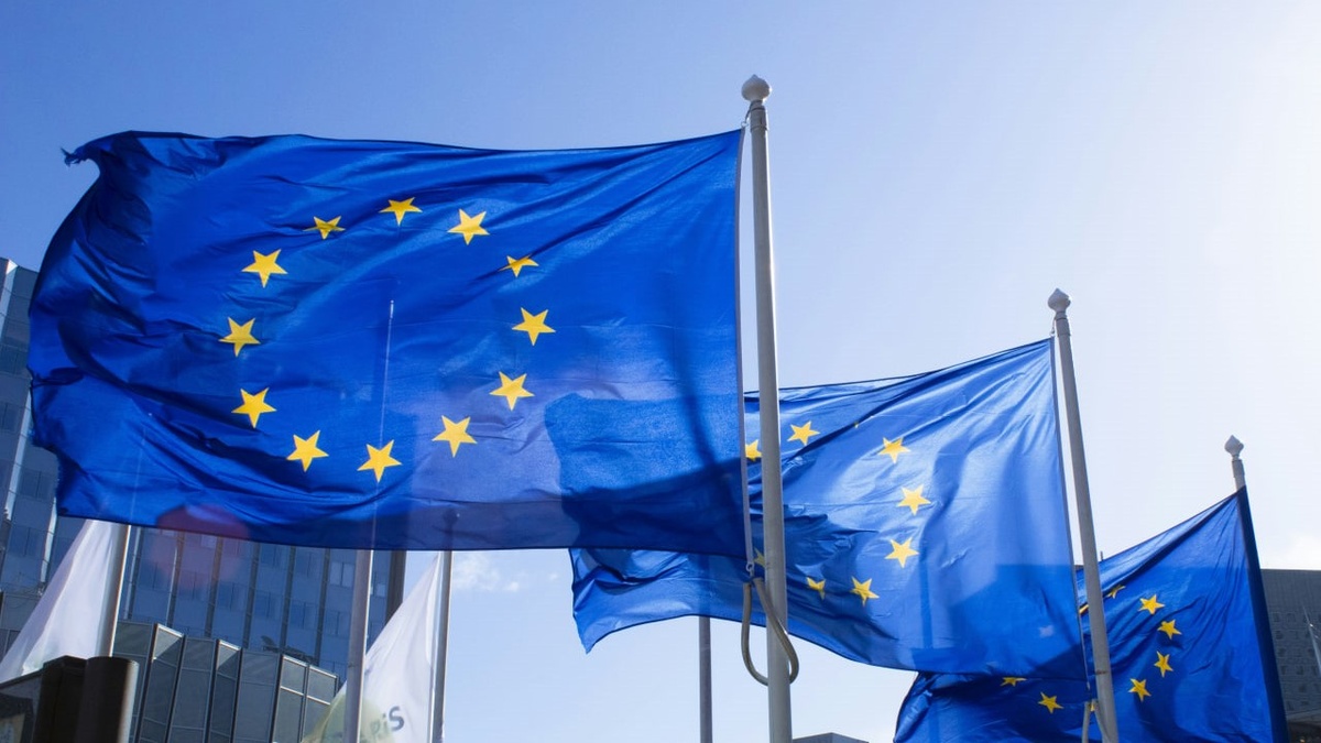 Support for EU accession edges down among Ukrainians, backing for NATO rises above 60% – poll