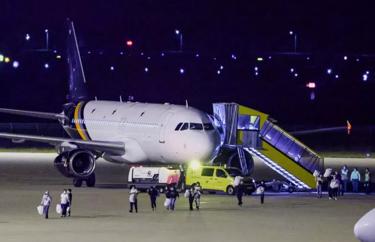 Passengers from hantavirus-linked flight arrive in Netherlands