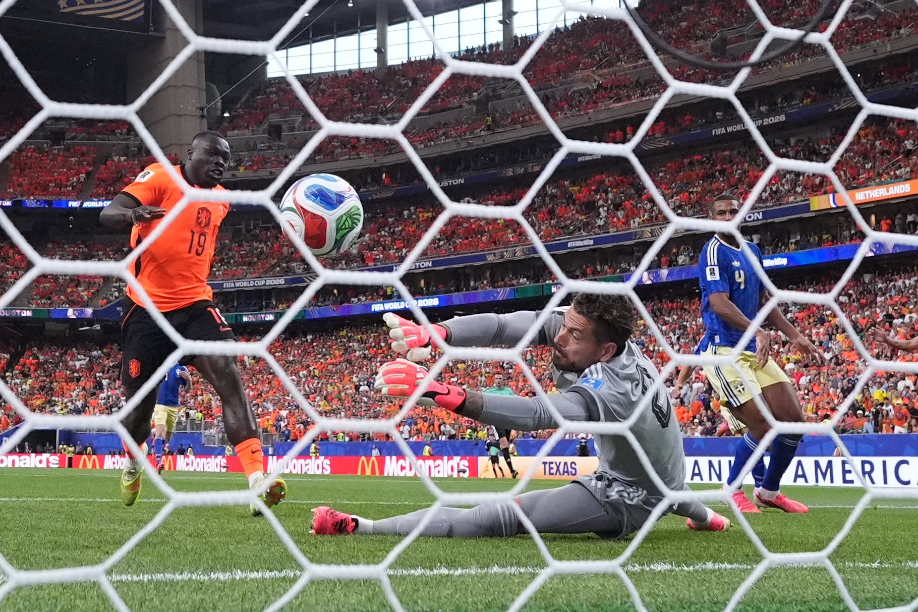 Brian Brobbey scores Netherlands’ first goal of the game