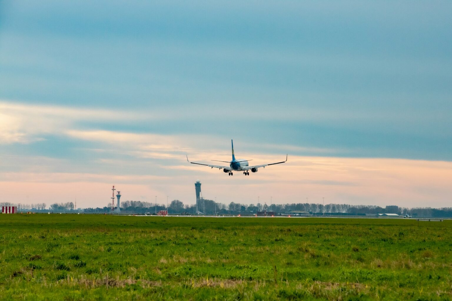 Netherlands proposes stricter rules for solar near airports 