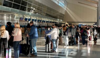 Abbott threatens Texas airports' funding over Islamic facilities