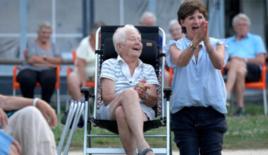 Puzzel: maak Martine tijdens de jeu de boules compleet.