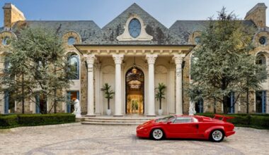 Villa in New Jersey met binnen- en buitenzwembaden staat te koop