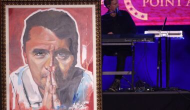 Uitvaart Charlie Kirk trekt duizenden, Trump noemt hem 'martelaar voor vrijheid VS'