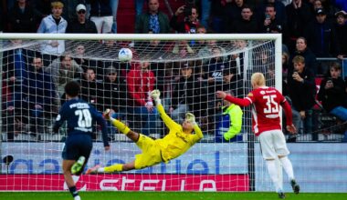 LEES TERUG: Feyenoord geeft zege weg, Meerdink benut strafschop in slotseconde (3-3)