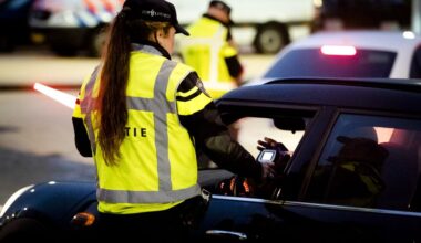 Grote alcoholcontrole in Rotterdam, 17 rijbewijzen ingevorderd