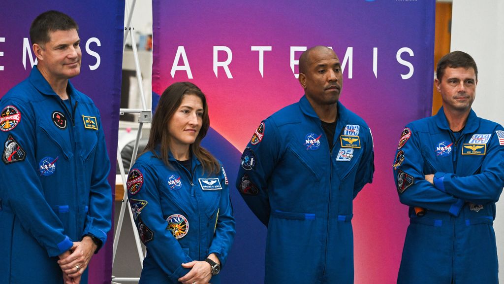 NASA wil in april 2026 met bemande capsule om maan heen vliegen