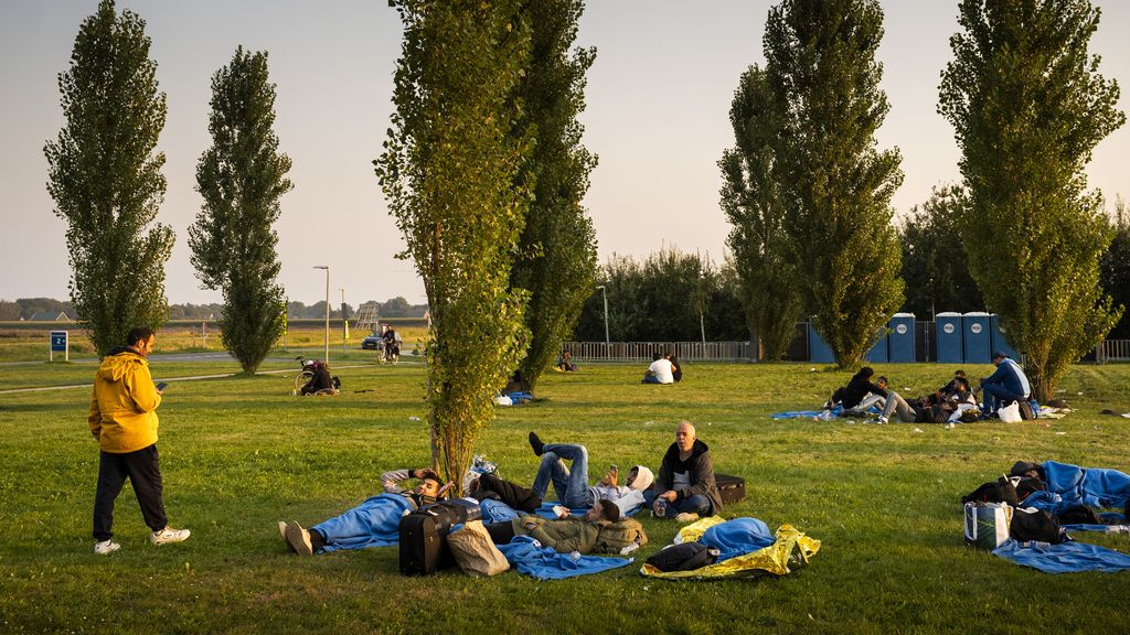 Minister Keijzer wil meer nareizigers bij familie laten wonen