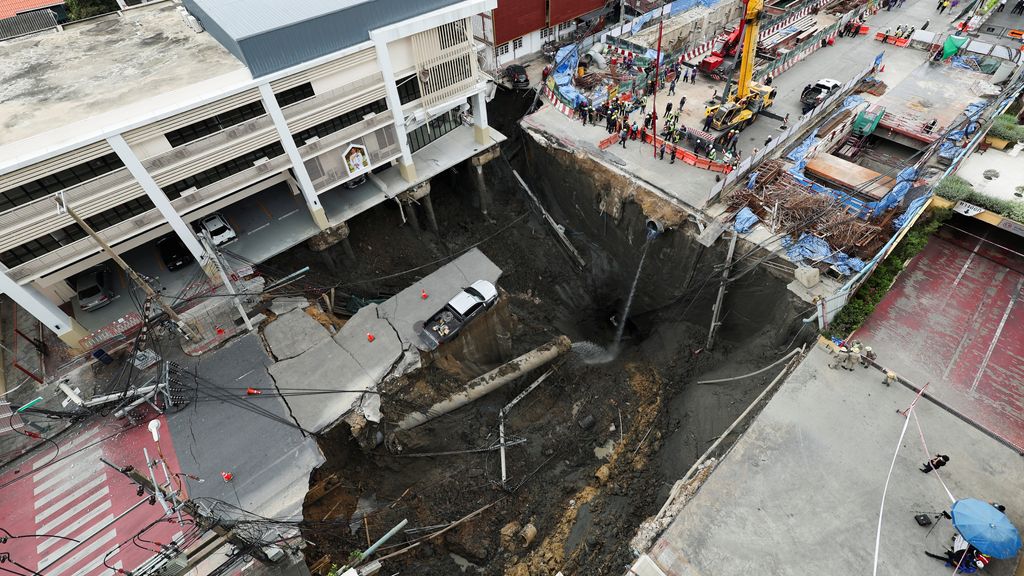 Enorm zinkgat bij ziekenhuis in Bangkok