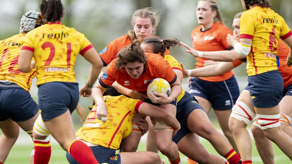 Nederlandse rugbybond staat transvrouwen toe, tegen internationale richtlijn in