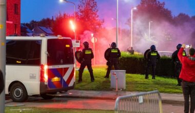 Koranverbranding bij azc in Hoofddorp loopt uit de hand