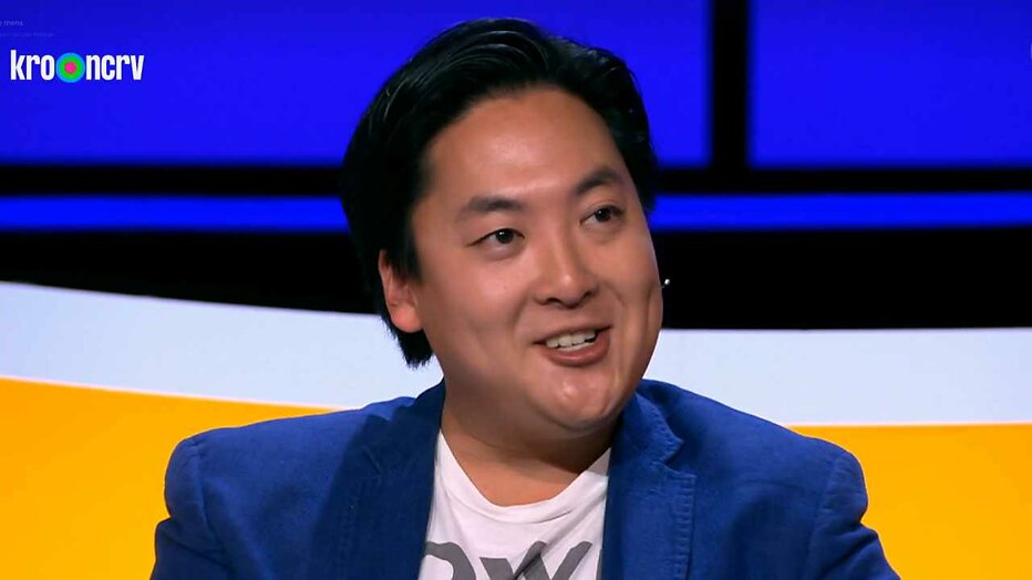 De Slimste Mens-deelnemer Twan Vet draagt jasje van bekende presentator