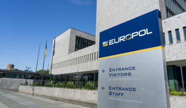 'Twee tieners opgepakt voor spionageklus voor pro-Russische hacker'