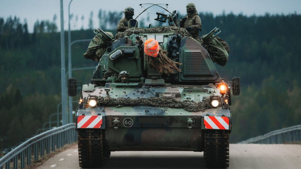 Militaire colonne met houwitsers rijdt morgen 200 kilometer door Nederland