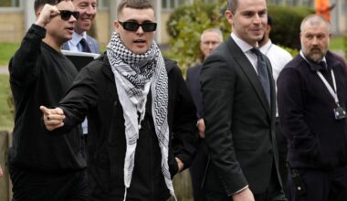 Noord-Ierse rapper Kneecap niet vervolgd voor tonen Hezbollah-vlag