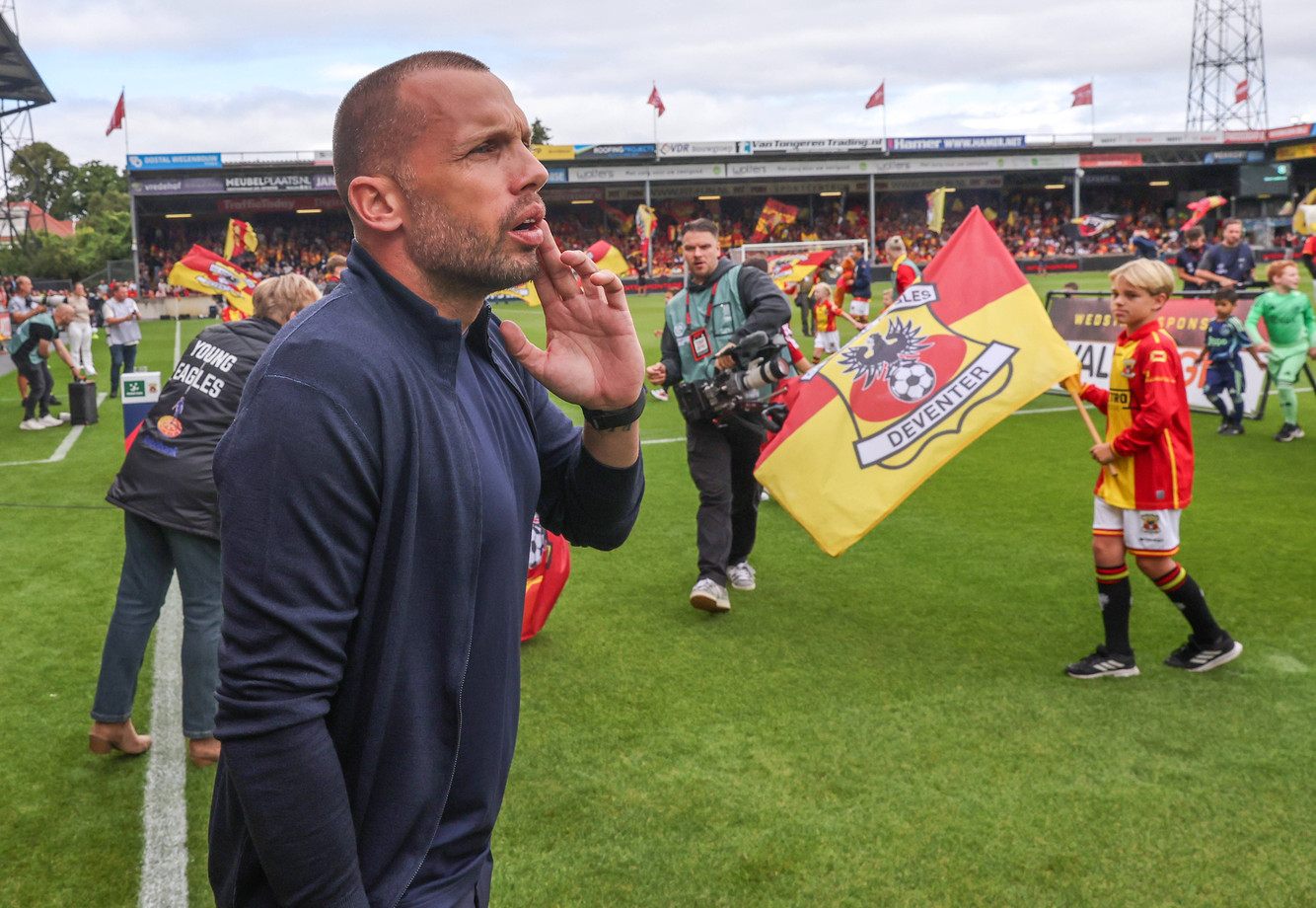 Ajax-trainer John Heitinga