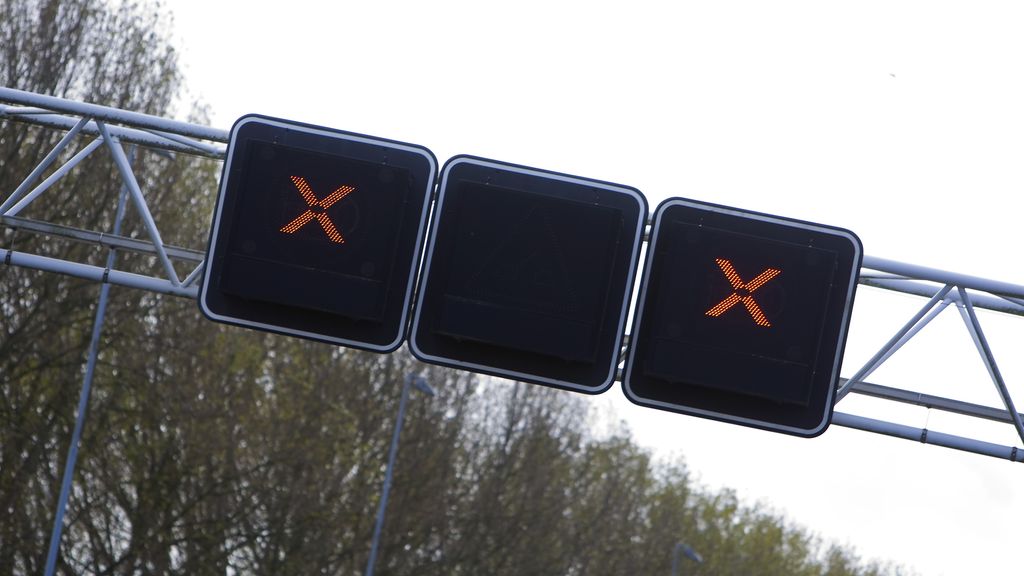 Drukke ochtendspits in Midden-Nederland door storing Rijkswaterstaat en code geel