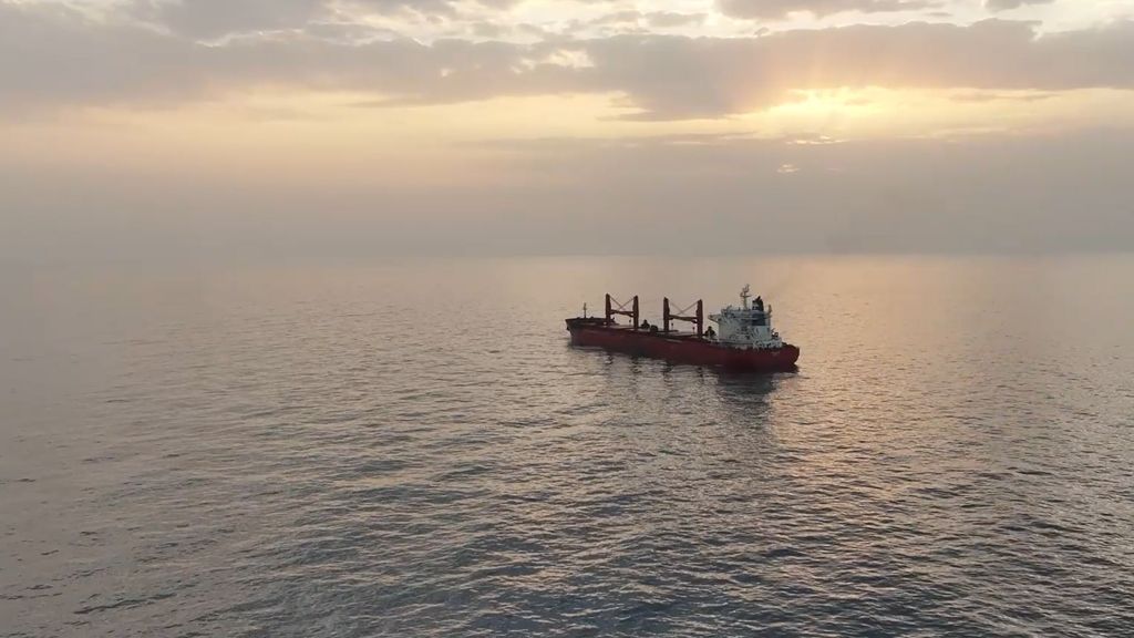 'Vrachtschip onder Nederlandse vlag aangevallen'