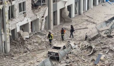 Grote aanval op Oekraïne • Labour-partij piept en kraakt • Tilda Swinton in Eye