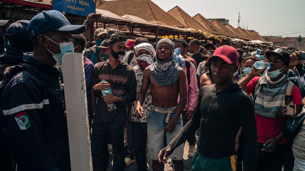 Zeker 22 doden bij protesten Madagaskar, regering ontbonden