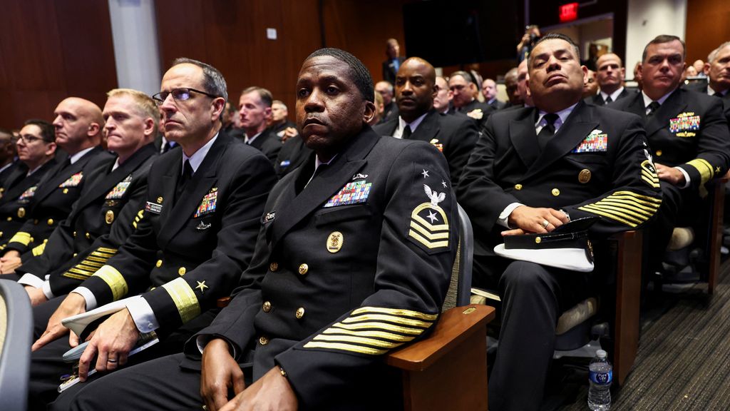 Trump waarschuwt generaals voor 'invasie van binnenuit', wil leger in meer steden