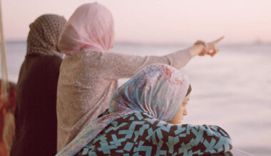 Fotograaf Nguan nam tien jaar lang de Staten Island Ferry en maakte intieme beelden van pendelaars ★★★★☆