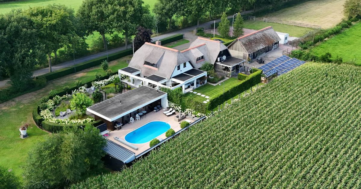 Even binnen kijken: dit huis met zwembad en sauna is de grootste hit op Funda