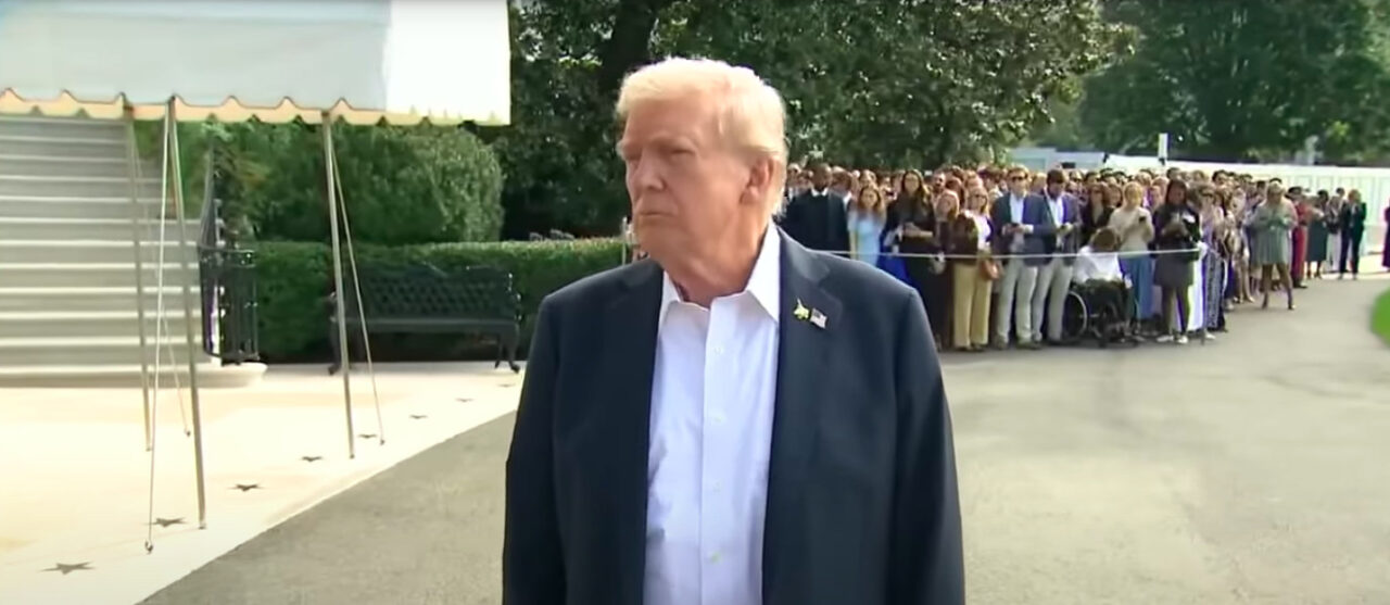 Trump dag 250: Trump eist ontslag topvrouw Microsoft, 20 FBI-agenten ontslagen die knielden tijdens protest, aanklager die naleving wet bepleitte ontslagen, Trump naar Hooggerechtshof om geboorterecht, Trump trekt visum president Colombia in, duwende ICE-agent op non-actief gezet, Musk op lijst Epstein eiland