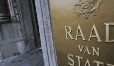 Wiersma moet binnen twee weken adresgegevens veehouders openbaar maken