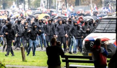 Een protest in Den Haag tegen immigratie liep afgelopen zaterdag uit in rellen