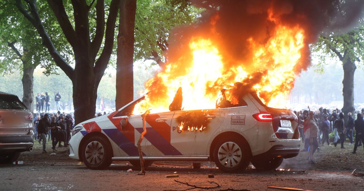 AIVD: bekende extremisten bij rellen in Den Haag