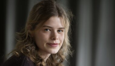 Door een chronische ziekte zit Nina (23) veel thuis. ‘Mijn leven is anders, maar niet slecht’