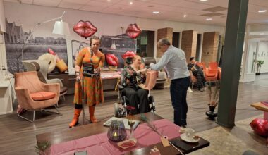 Jeany Hengevelds grootste wens komt uit: ‘Lippenstift en luiers’ gepresenteerd | Maatschappij