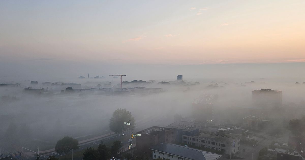 Oppassen onderweg: dichte mist in Fryslân | Veel schade bij boot in Heerenveen na brand