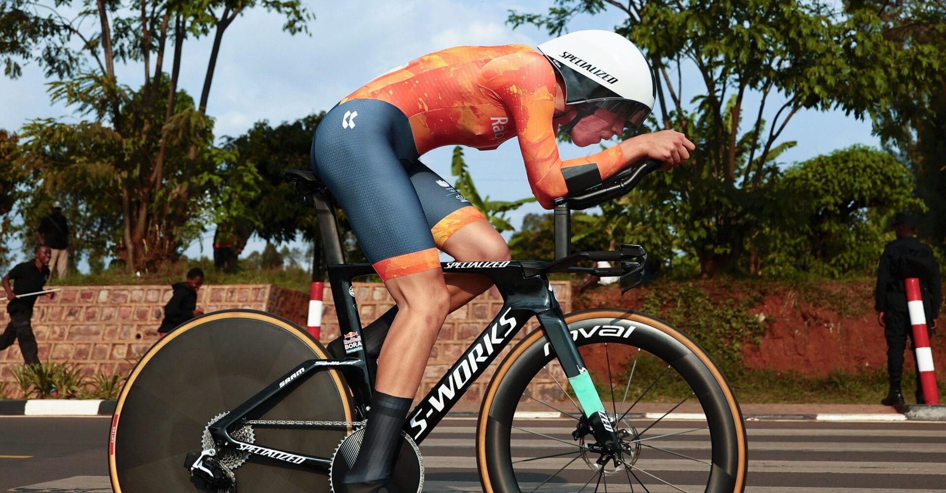 Michiel Mouris verovert goud bij WK junioren tijdrijden 2025