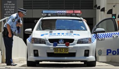 Voor moord veroordeelde Australiër verwondt zichzelf bij horen uitspraak rechter