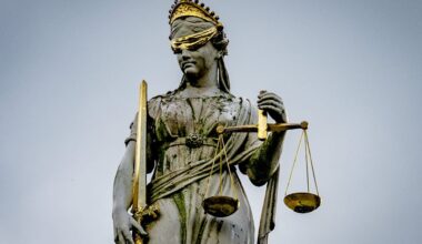 Vrouw rijdt onder invloed 14-jarig meisje dood met vuilniswagen: jaar cel