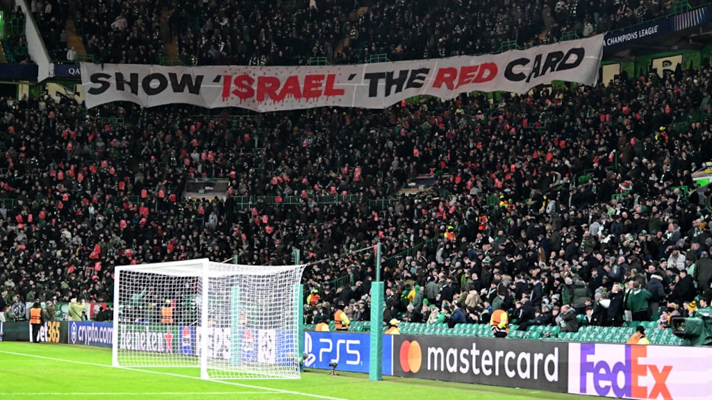 Fans van Celtic protesteren tegen Israël, februari 2025.