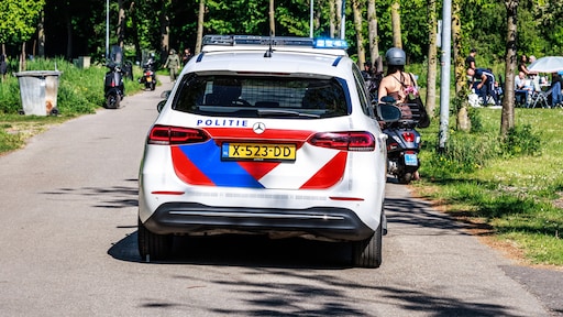 Jongeren mishandelen en beroven verstandelijk beperkte man in Amsterdam - RTL.nl